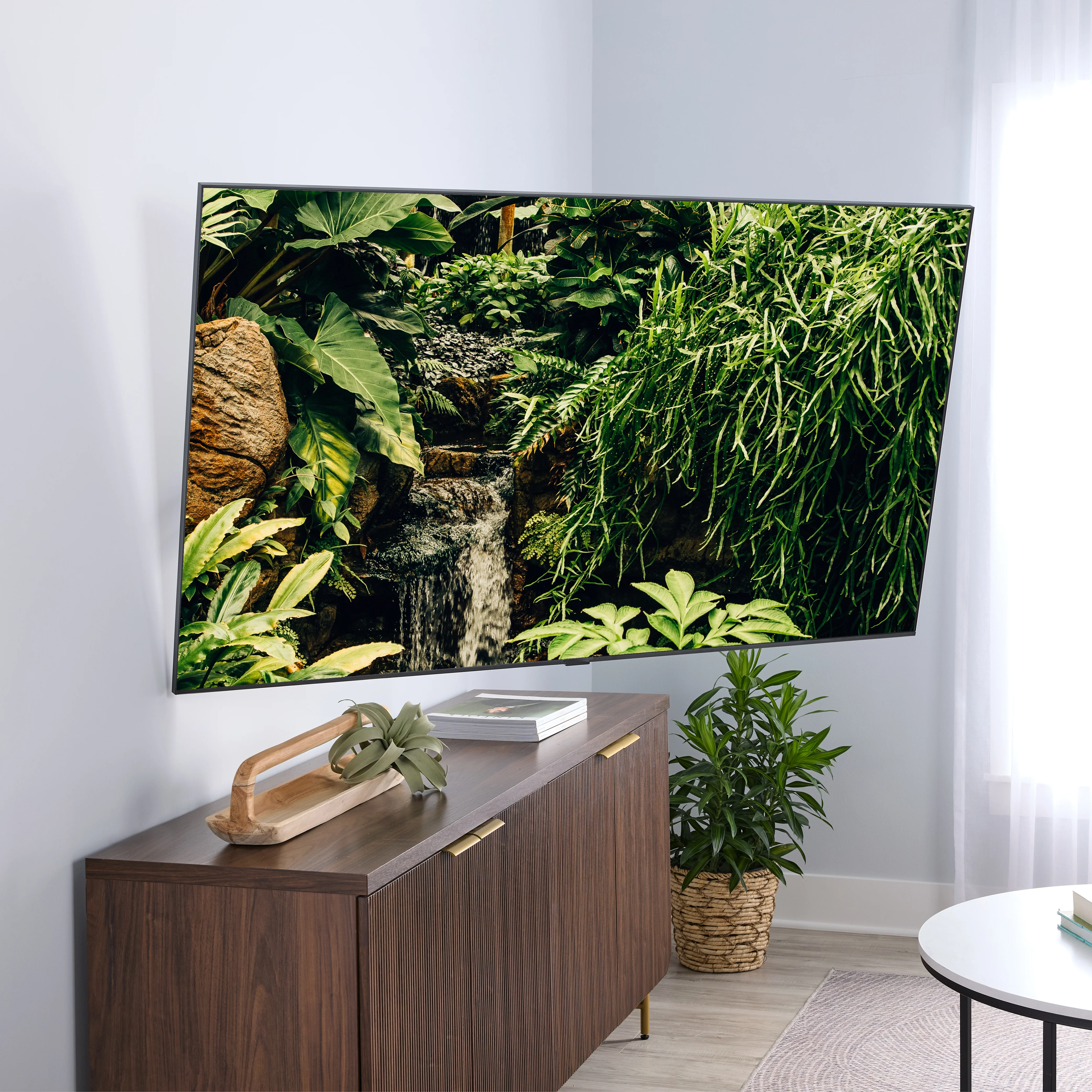Secura Full-Motion Wall Mount For 32” – 90” flat-panel TVs - Image 5